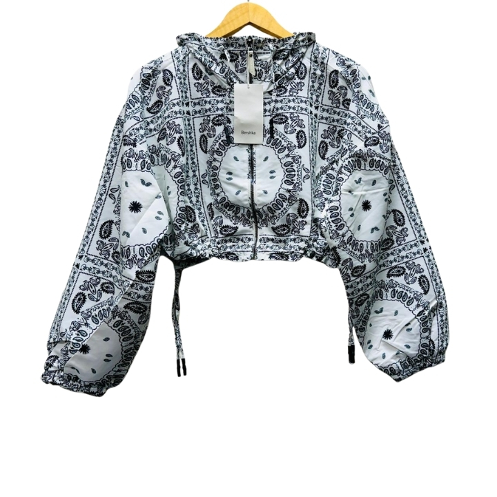 Short Patterned Jacket With Strap - Image 3